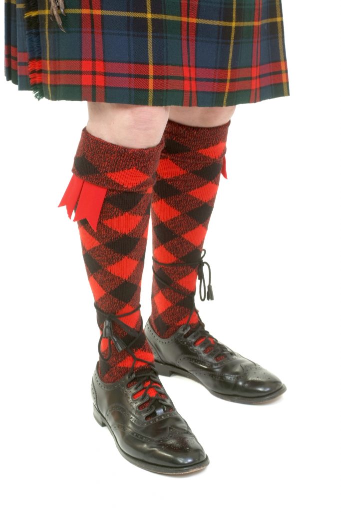 Regimental hose in red black with kilt